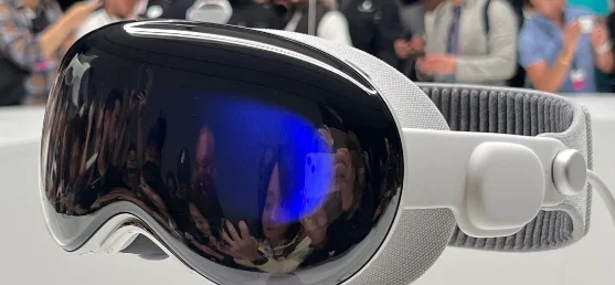 Apple Vision Pro Sparks Meta Drive for Advanced AR Headset Development